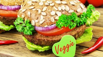 Expertos en nutrición y medicina señalan que aún es muy pronto para saber con certeza las ventajas del consumo de hamburguesas de origen vegetal.