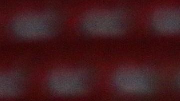 Michelle González, cuando jugaba para León, disputando un balón con Miriam Castillo de Chivas.