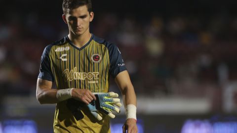 Por la falta de pago, la FIFA impuso una sanción a Tiburones Rojos que les impide fichar por lo que el portero Sebastián Jurado no podrá ser vendido.