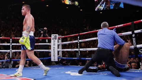 Canelo acabo con Kovalev en el round 11.