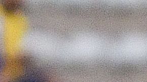 El delantero del LA Galaxy apareció  para tomar el balón y patear un excelso tiro libre.