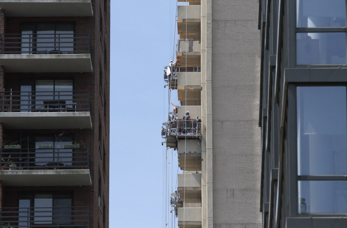 Hispano limpiador de ventanas murió al caer 70 pies al vacío en Nueva York