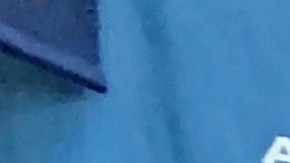 El  venezolano Raúl Asencion muestra su número (Bib) que le asignaron para participar en el maratón.