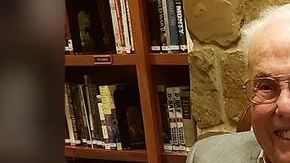 John y Charlotte con su reconocimiento Guinness.