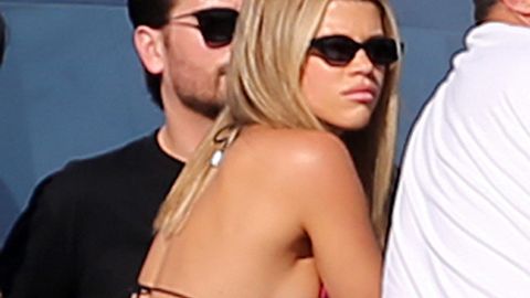 Photo © 2019 Mega/The Grosby Group
Spain: Lagencia Grosby
Sofia Richie shows off her voluptuous curves in a hot pink bikini as she takes a ride on a yacht with boyfriend Scott Disick in Miami. 25 Nov 2019 Pictured: Sofia Richie; Scott Disick. Photo credit: MEGA TheMegaAgency.com +1 888 505 6342