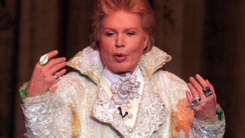 Walter Mercado.