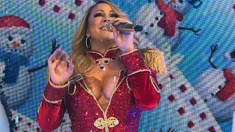 Mariah Carey con atuendo navideño