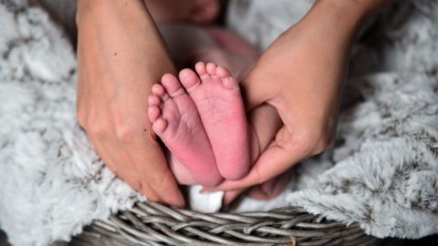 La pareja deseaba tener un hijo, pero parecía imposible dado el costo del tratamiento.