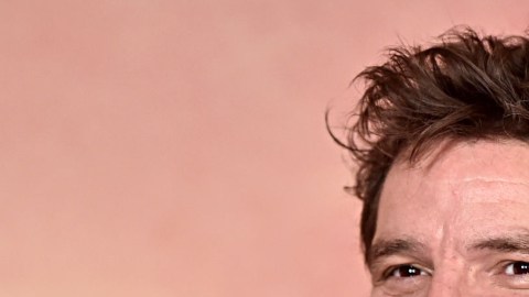 Pedro Pascal durante la conferencia de prensa de The Mandalorian en Los Ángeles.