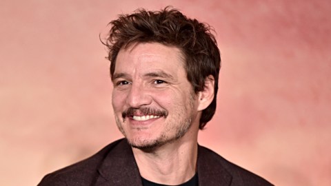 Pedro Pascal durante la conferencia de prensa de The Mandalorian en Los Ángeles.