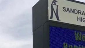 El alumno arrestado podría enfrentar cargos penales.