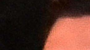 Jeanine Áñez posa  con la Biblia tras asumir la presidencia interina de Bolivia.