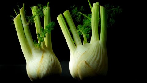 Integrar puerro en tu alimentación es un efectivo aliado para cuidar la salud cardiovascular y mejorar la circulación sanguínea.
