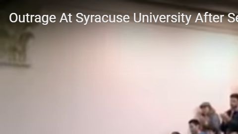 Estudiantes de la Universidad de Syracuse protestan por ataques de odio.