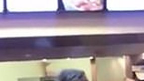 Le fue muy mal al racista.