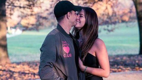 Javier Hernández y Sarah Kohan.