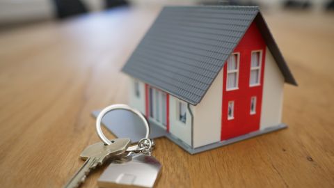 Comprar una vivienda puede tornarse en una verdadera complicación en algunos casos.