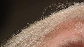 El presidente López Obrador (derecha) hablará con Trump sobre narco en México.