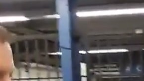 La vendedora fue arrestada, pero luego liberada.