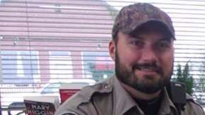 Teeters se convirtió en la mujer más mayor en cazar un ciervo.