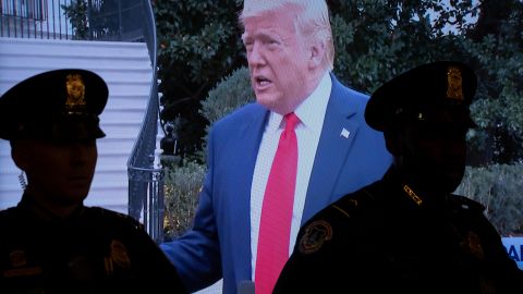 Solo uno de los expertos alega que no está claro que Trump incurriera en los delitos.