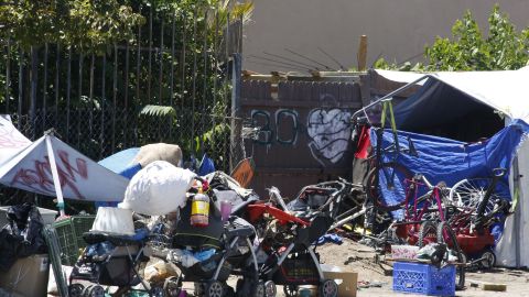 Unas 60 mil personas viven en las calles de Los Ángeles.