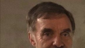 Image caption Jan Frolik dice que el equipo del esqueleto es principalmente vikingo.