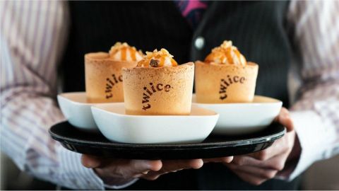 Air New Zealand asegura que sus tazas comestibles con sabor a vainilla son a prueba de filtraciones.