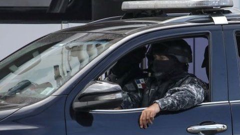 La policía atribuyó la reyerta a un enfrentamiento de pandilleros.