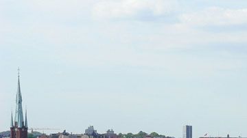 Cerca del 90% de los trabajadores despedidos vuelvan a tener empleo en meno de 1 año.