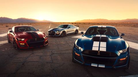El Ford Shelby GT500 2020 tiene un precio inicial de $$73,995, sin contar varios complementos como las franjas