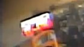 El hombre al salir del Vons.