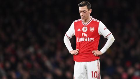 CCTV canceló la transmisión del duelo del Arsenal luego de las declaraciones de Mesut Özil.