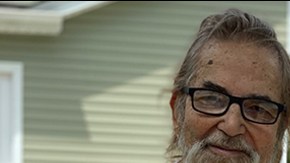 John Blanco tiene 73 años