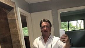 Este padre soltero necesitaba el consejo de sus hijas.