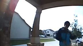 Baila muy bien el conductor de Amazon.