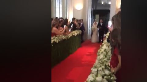 La novia quería encontrarse con su amado, pero algo se lo impidió.