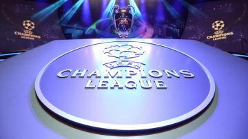 El trofeo de la UEFA Champions League espera un nuevo propietario.