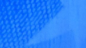 Pete Buttigieg, Pete Buttigieg y Joe Biden escuchan a Bernie Sanders.