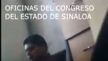 Algunos aseguran que el diputado dirige una red de prostitución.