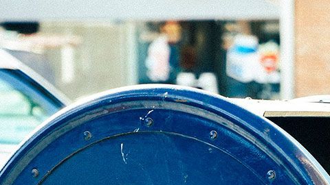 Los maleantes usan trampas para ratones para 'pescar' sobres con cheques adentro.