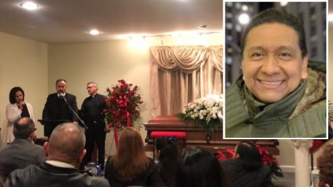 Autoridades y vecinos acudieron al funeral de "Miguelito", como se refirió la Iglesia Jesús Rey de Reyes al ecuatoriano.