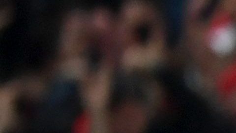 El milagro de Anfield: el Liverpool dejó fuera a Messi (izq.).