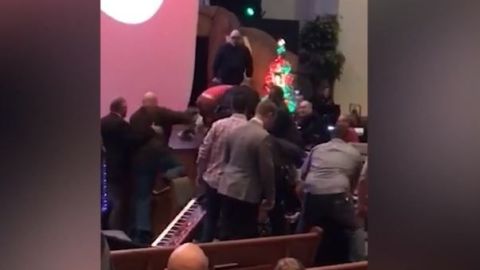 El incidente ocurrió en las instalaciones de First Baptist Church.