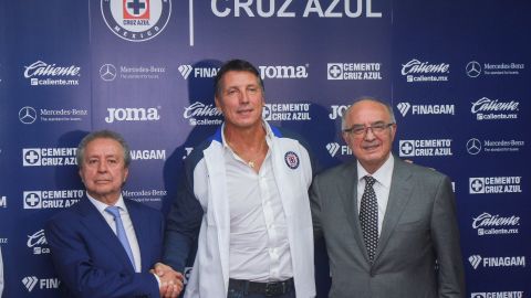 Cruz Azul contrató a Robert Dante Siboldi como DT y no a Antonio Mohamed.