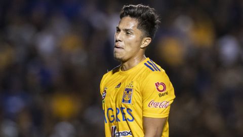 Carlos Salcedo tuvo un mal partido en la vuelta de los cuartos de final.