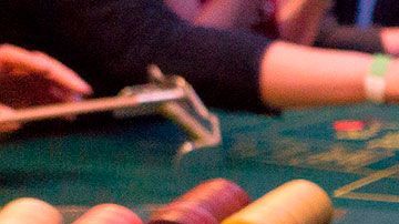 Antes de perder todo este dinero, el hombre aparentemente intentó suicidarse.