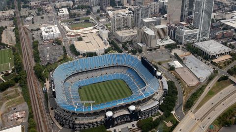 David Tepper espera apoyarse en la fuerte población hispana de la ciudad.