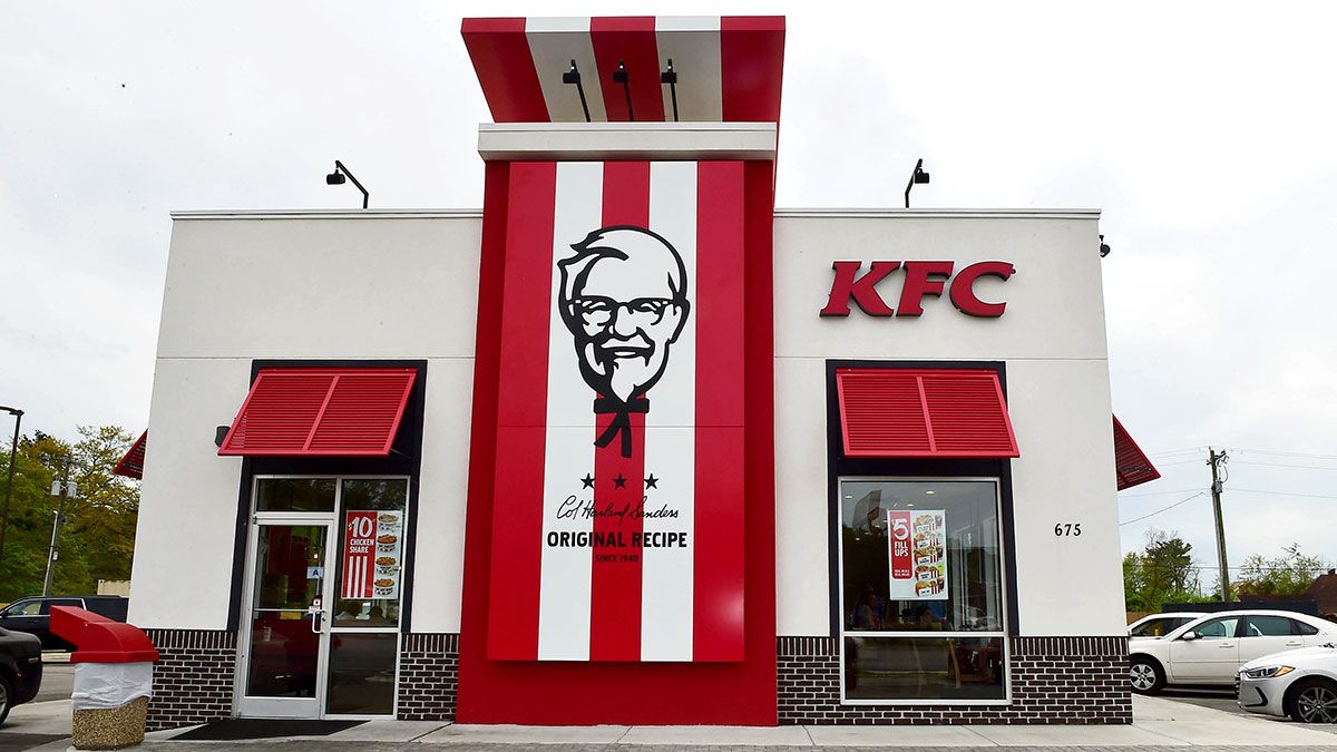 KFC es una de las cadenas que te darán productos gratis.