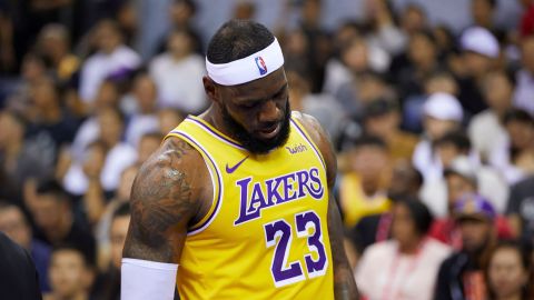 Lebron James estará fuera de acción por un tiempo.